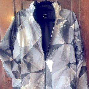 Women’s Nike transformer windbreaker